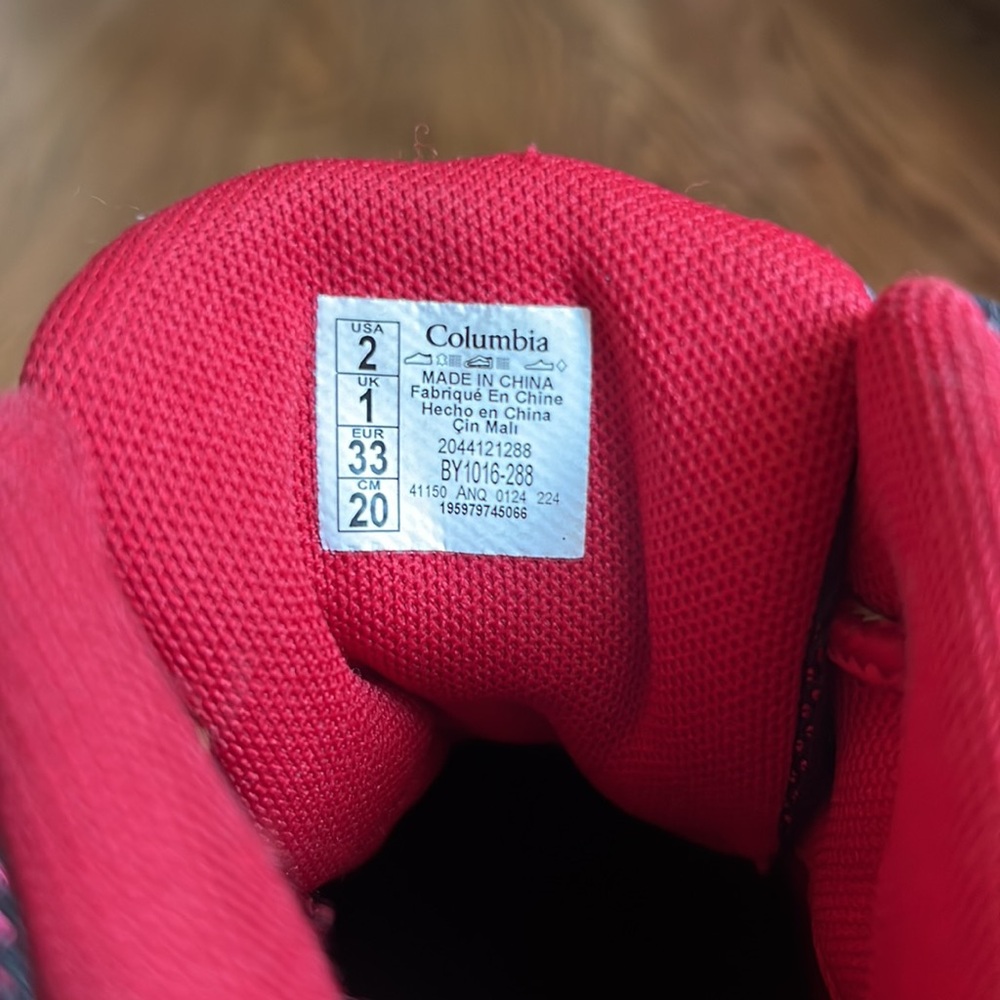 Columbia Kids Hiking Boots size 2 - Picture 7 of 7